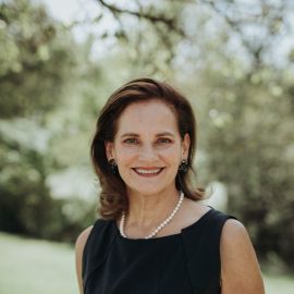 Heidi Bruegel Cox Headshot