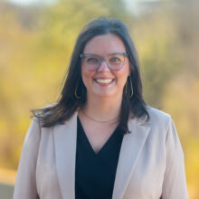 Jennifer Hart Headshot